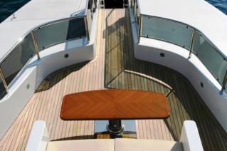 DIANE - Bow and Forward Seating Area